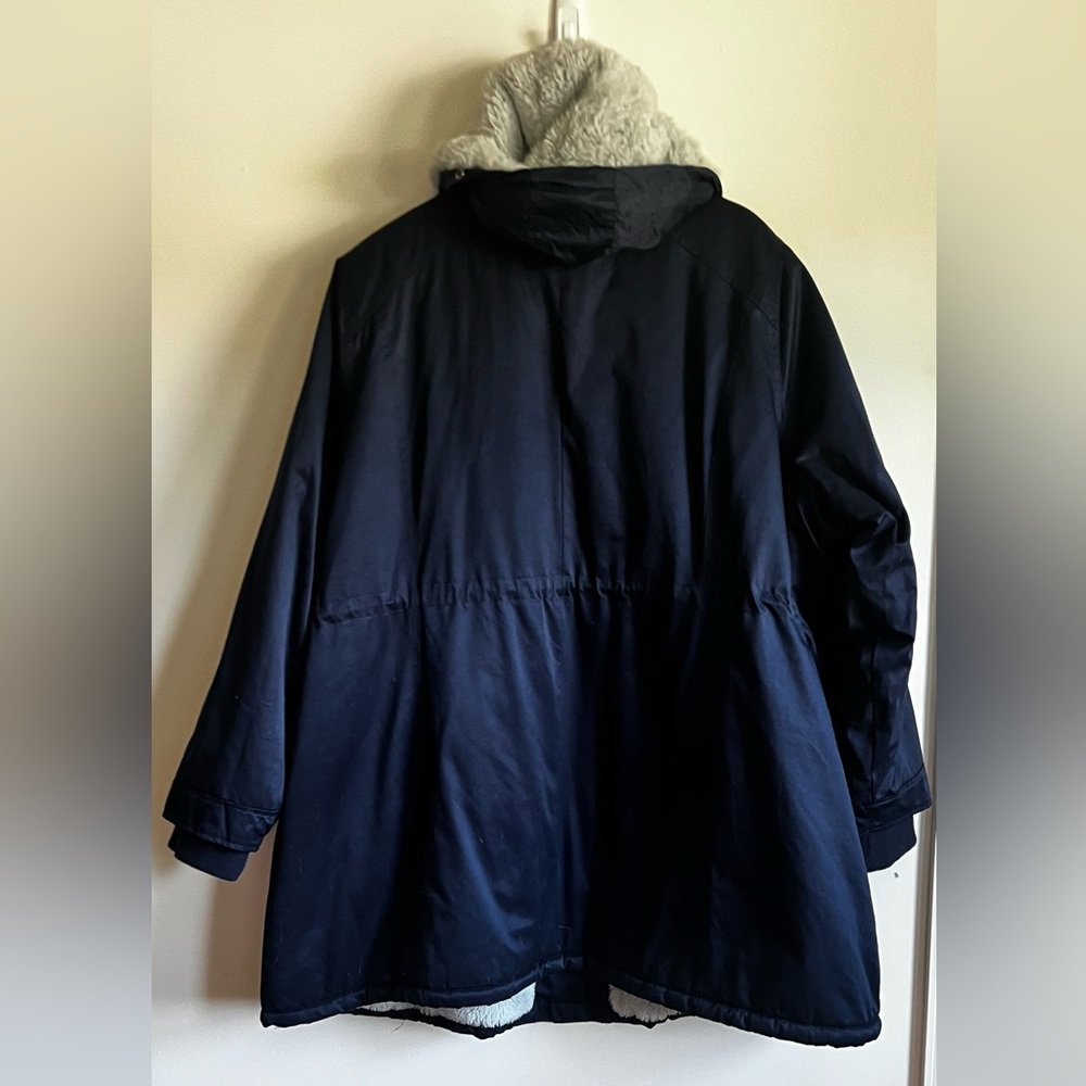 Torrid 5x Navy Hooded Sherpa Parka Coat with gray sherpa lining - Picture 6 of 16